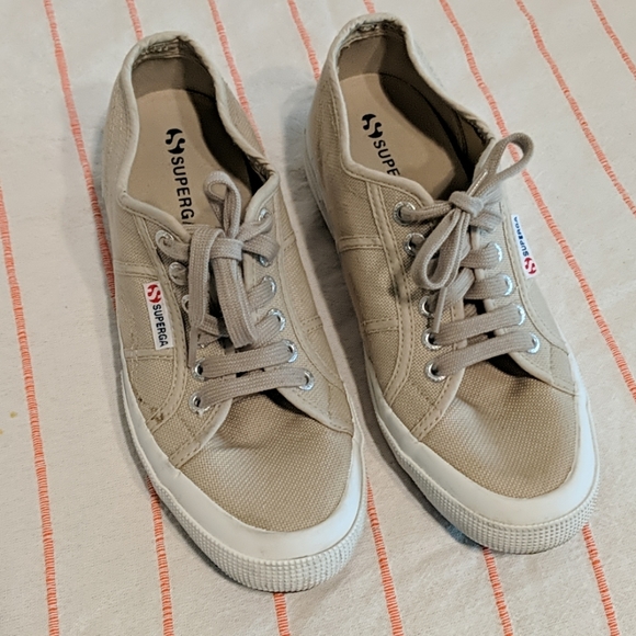 superga khaki